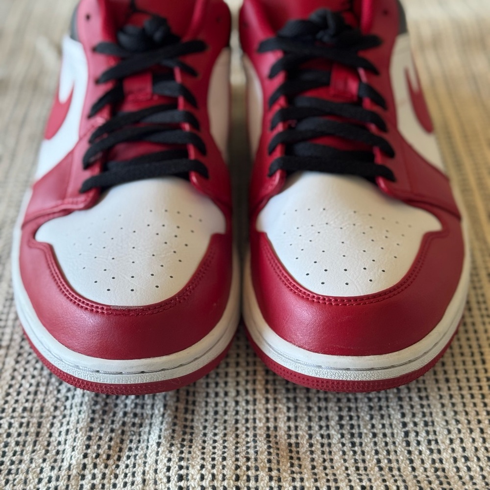 Air Jordan 1 Low “Black Toe” (2023 Retro)